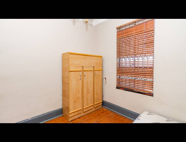 6 BEDROOM FREESTANDING FOR SALE IN BRIXTON